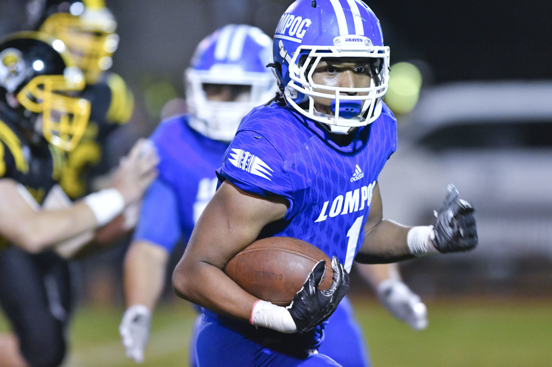 110317 Lompoc Cabrillo football 25.jpg